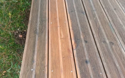 Nettoyage de terrasse et sol à Agen : Retrouvez le charme de votre bois sans l’abîmer